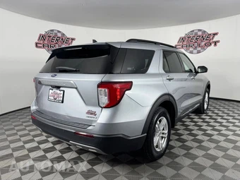 2022 Ford Explorer XLT - miniatura 7