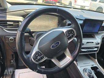 2022 Ford Explorer XLT – miniatura 10