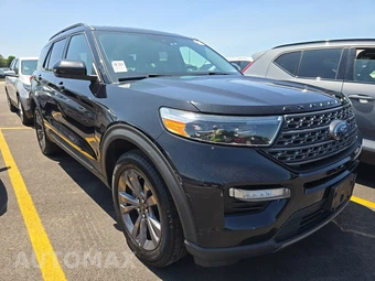 2022 Ford Explorer XLT – miniatura 3