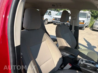 2022 Ford Explorer XLT - miniatura 17