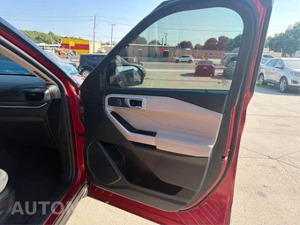 2022 Ford Explorer XLT - miniatura 22