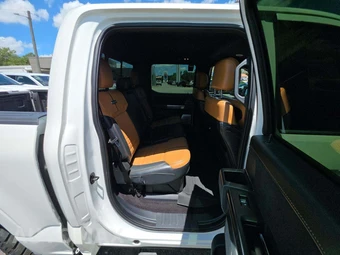 2022 Ford F-150 Hybrid Platinum Crew Cab Short Bed - miniatura 16