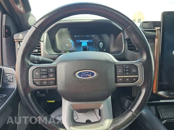 2022 Ford F-150 Lightning LARIAT Crew Cab Short Bed - miniatura 10