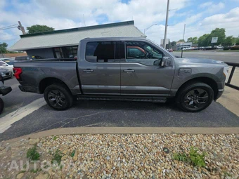 2022 Ford F-150 Lightning LARIAT Crew Cab Short Bed - miniatura 4