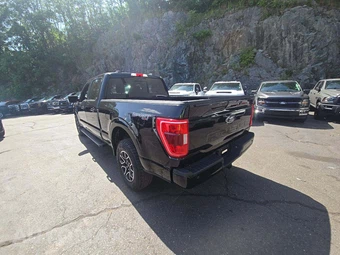 2022 Ford F-150 XLT Crew Cab Medium Bed - miniatura 2