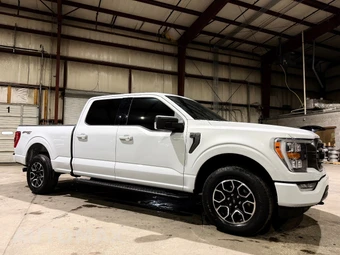 2022 Ford F-150 XLT Crew Cab Medium Bed - miniatura 3