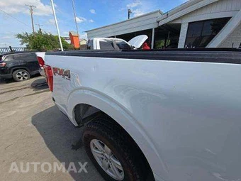 2022 Ford F-150 XLT Crew Cab Medium Bed - miniatura 2