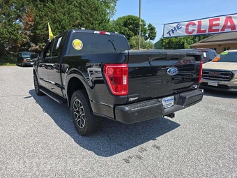 2022 Ford F-150 XLT Crew Cab Short Bed - miniatura 2