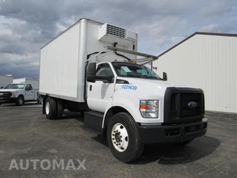 2022 Ford F-650 XL - miniatura 1