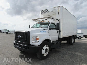 2022 Ford F-650 XL - miniatura 2