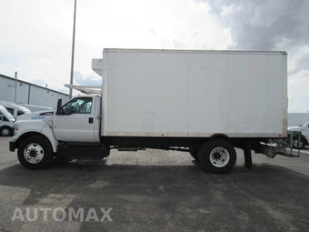 2022 Ford F-650 XL - miniatura 4