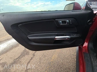 2022 Ford Mustang EcoBoost Coupe - miniatura 9