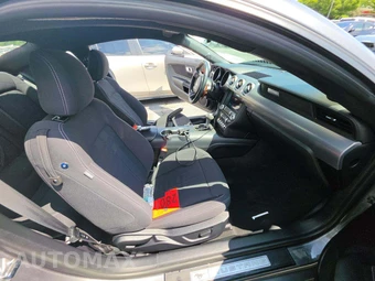 2022 Ford Mustang GT Coupe - miniatura 18