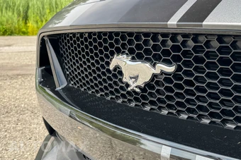 2022 Ford Mustang GT Coupe - miniatura 15
