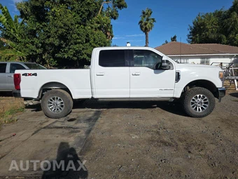 2022 Ford Super Duty F-250 Lariat Crew Cab Medium Bed - miniatura 4
