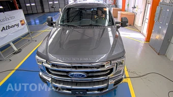 2022 Ford Super Duty F-250 Lariat Crew Cab Medium Bed - miniatura 2