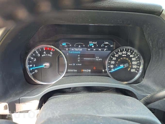 2022 Ford Super Duty F-250 Lariat Crew Cab Medium Bed - miniatura 9
