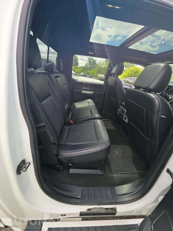 2022 Ford Super Duty F-250 Lariat Crew Cab Medium Bed - miniatura 16