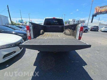 2022 Ford Super Duty F-250 Lariat Crew Cab Medium Bed - miniatura 14