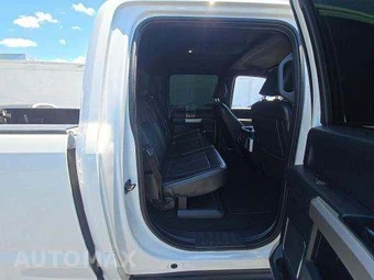 2022 Ford Super Duty F-250 Lariat Crew Cab Medium Bed - miniatura 16