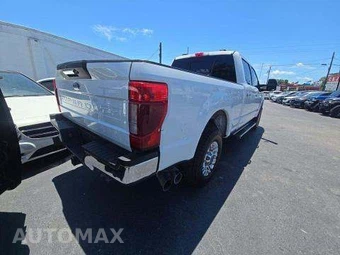 2022 Ford Super Duty F-250 Lariat Crew Cab Medium Bed - miniatura 3
