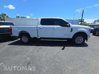 2022 Ford Super Duty F-250 Lariat Crew Cab Medium Bed - miniatura 4
