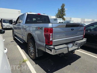 2022 Ford Super Duty F-250 Lariat Crew Cab Medium Bed - miniatura 2