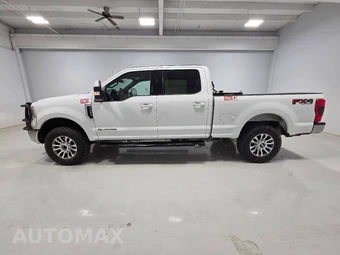 2022 Ford Super Duty F-250 Lariat Crew Cab Medium Bed - miniatura 4