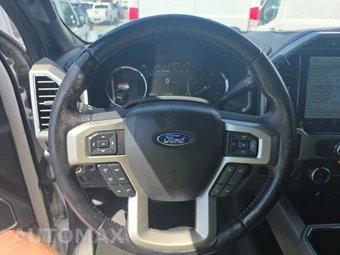 2022 Ford Super Duty F-250 Lariat Crew Cab Medium Bed - miniatura 10
