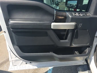 2022 Ford Super Duty F-250 Lariat Crew Cab Medium Bed - miniatura 9