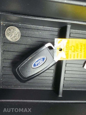 2022 Ford Super Duty F-250 Lariat Crew Cab Medium Bed - miniatura 5