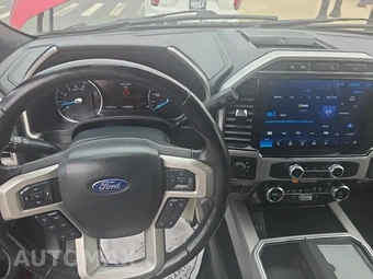 2022 Ford Super Duty F-250 Lariat Crew Cab Medium Bed - miniatura 14