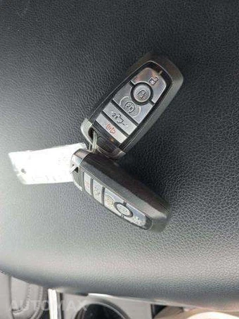 2022 Ford Super Duty F-250 Lariat Crew Cab Medium Bed - miniatura 7