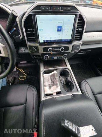 2022 Ford Super Duty F-250 Lariat Crew Cab Medium Bed - miniatura 9