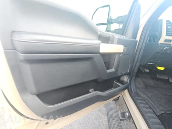 2022 Ford Super Duty F-250 Lariat Crew Cab Medium Bed - miniatura 9