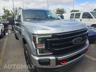 2022 Ford Super Duty F-250 Lariat Crew Cab Medium Bed - miniatura 3