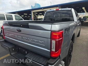 2022 Ford Super Duty F-250 Lariat Crew Cab Medium Bed - miniatura 4