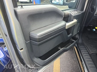 2022 Ford Super Duty F-250 Lariat Crew Cab Medium Bed - miniatura 9