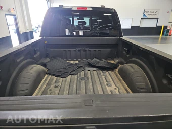 2022 Ford Super Duty F-250 Lariat Crew Cab Medium Bed - miniatura 16