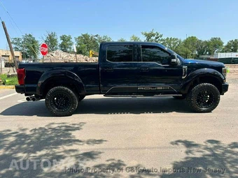 2022 Ford Super Duty F-250 Lariat Crew Cab Medium Bed - miniatura 2