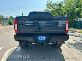 2022 Ford Super Duty F-250 Lariat Crew Cab Medium Bed - miniatura 4