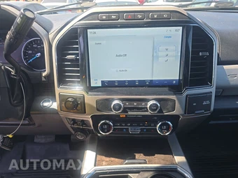2022 Ford Super Duty F-250 Lariat Crew Cab Medium Bed - miniatura 11