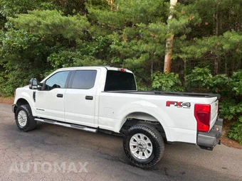 2022 Ford Super Duty F-250 XLT Crew Cab Medium Bed - miniatura 5