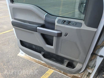 2022 Ford Super Duty F-250 XLT Crew Cab Medium Bed - miniatura 9