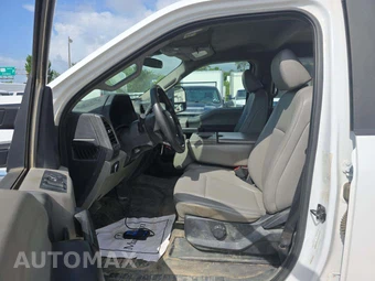 2022 Ford Super Duty F-350 Cab Chassis XL Crew Cab - miniatura 3