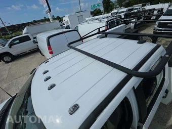 2022 Ford Super Duty F-350 Cab Chassis XL Crew Cab DRW - miniatura 12
