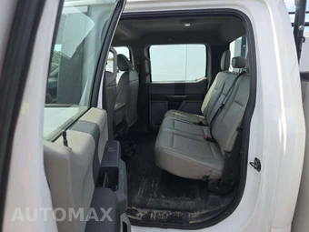 2022 Ford Super Duty F-350 Cab Chassis XL Crew Cab DRW - miniatura 13