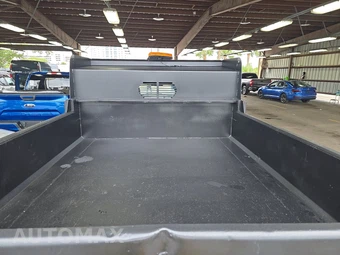 2022 Ford Super Duty F-350 Cab Chassis XL Crew Cab DRW - miniatura 16