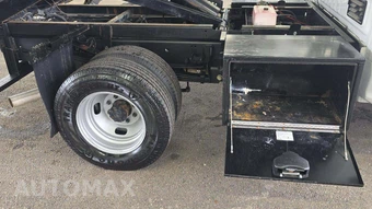 2022 Ford Super Duty F-350 Cab Chassis XL Crew Cab DRW - miniatura 18