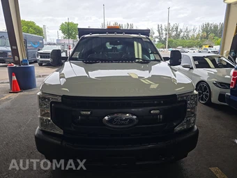 2022 Ford Super Duty F-350 Cab Chassis XL Crew Cab DRW - miniatura 2